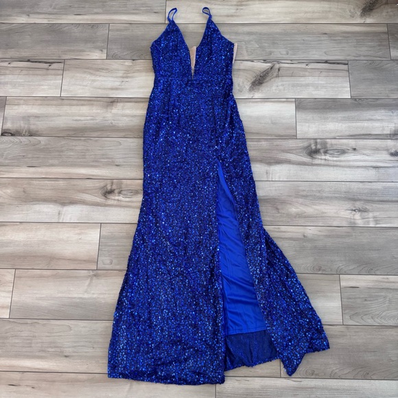 Dresses & Skirts - Belle Slit Thigh Sequin Cami Maxi Dress M